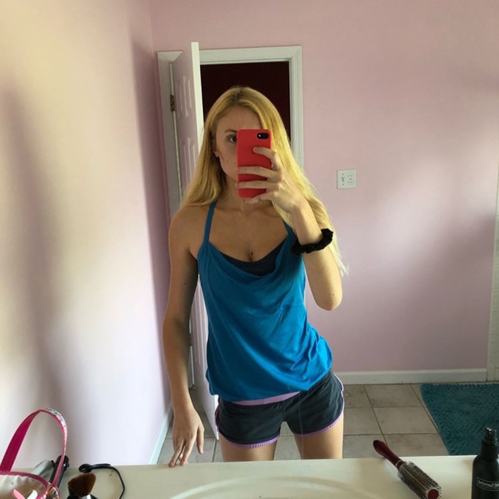 Lululemon tank size 4